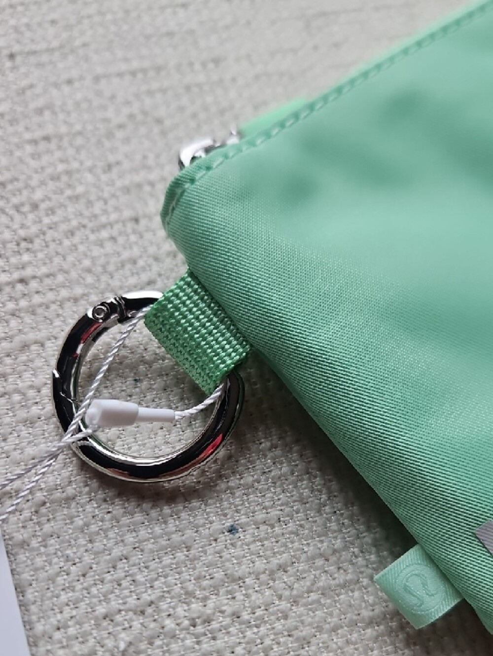 lululemon Mint Green Clippable Card Pouch - Picture 6 of 13
